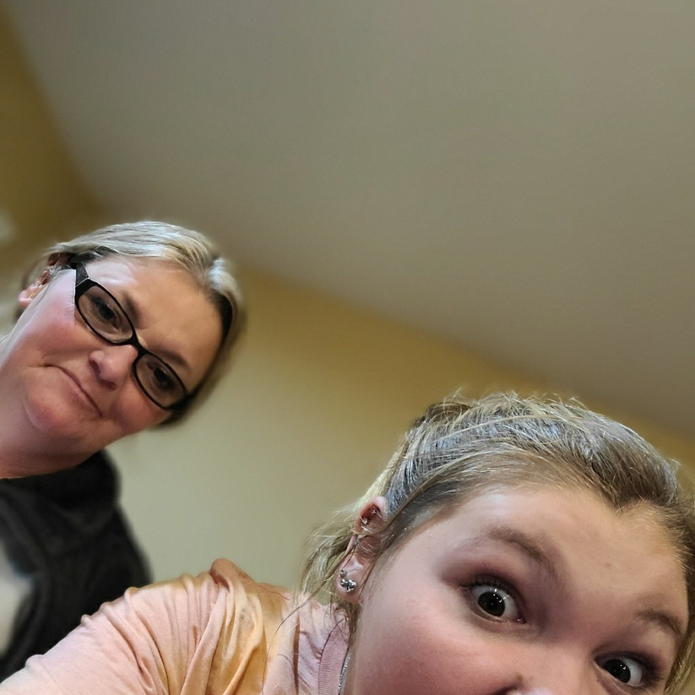 Meet your Posher, Andrea